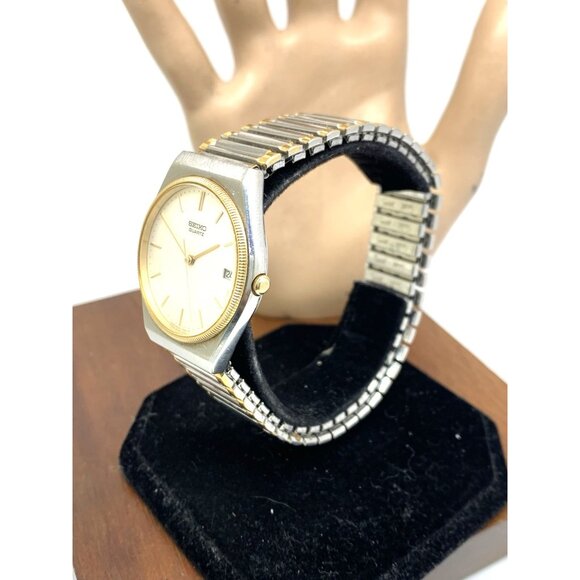 Seiko Men's Watch 6432-7019 Vintage Quartz Silver Dial Date Two Tone Steel 33mm - Picture 2 of 14